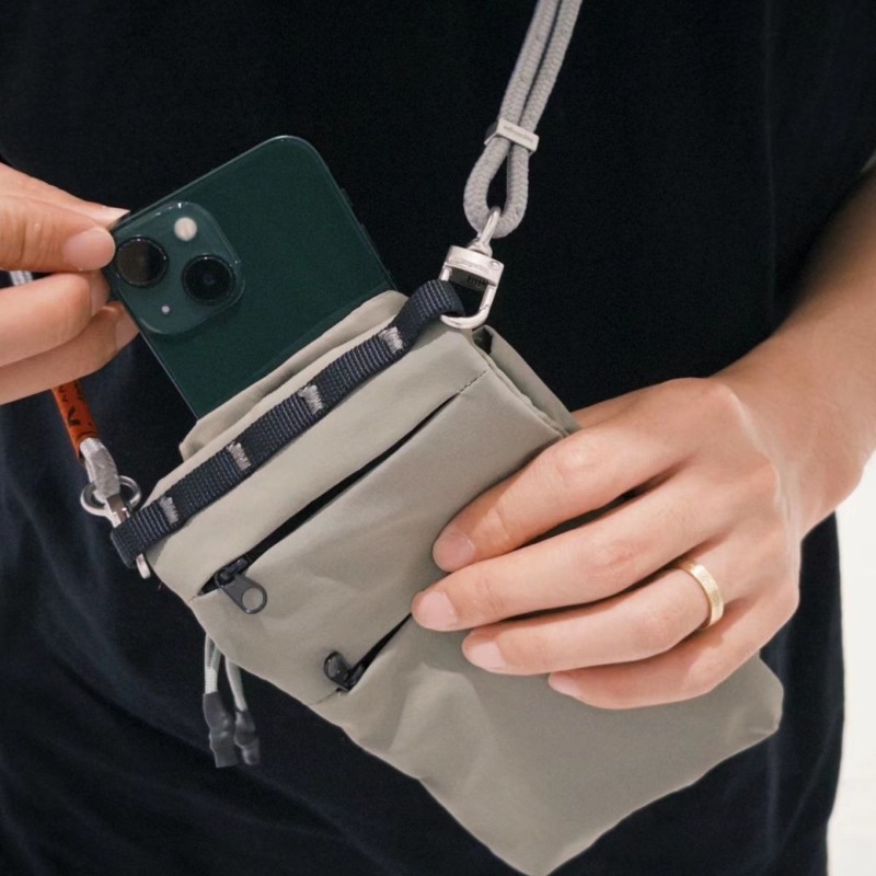 メンズスリムフィットクロスボディフォンバッグ、折りたたみ式ウ - Men Accessories For Travel のレビューと価格